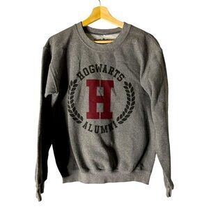Harry Potter Hogwarts Alumni Sweatshirt Size Small‎ Gray Varsity Pullover
